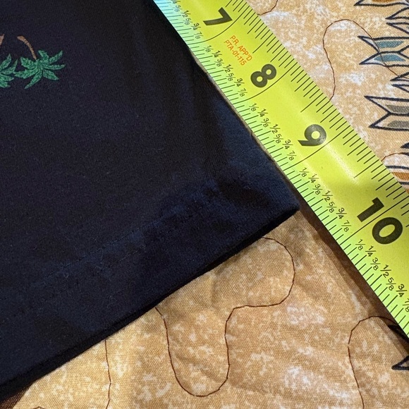 Old Navy navy blue T-shirt with green palm trees - Picture 7 of 7